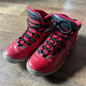 Boys Jordan Sneakers 4.5 (Big Boy) Red Black